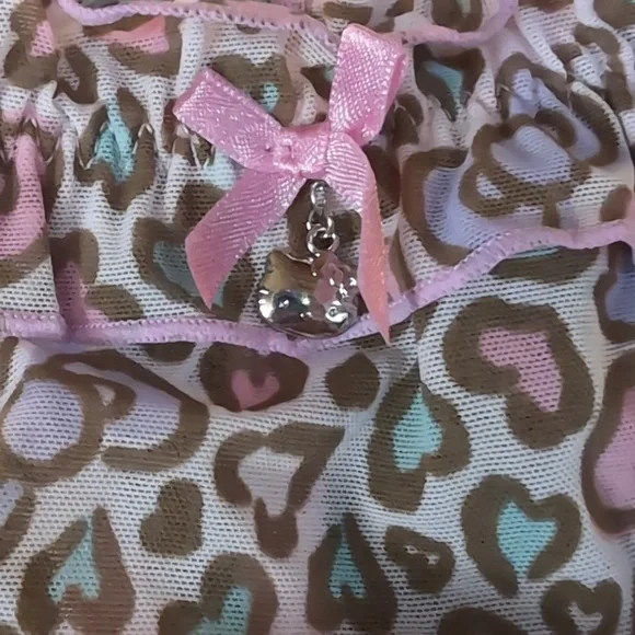 🆕 🔥  🔥Hello Kitty Silky Thongs - Picture 11 of 12